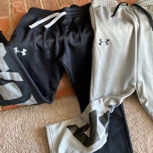 Boys Under Armour Bottoms sz Medium